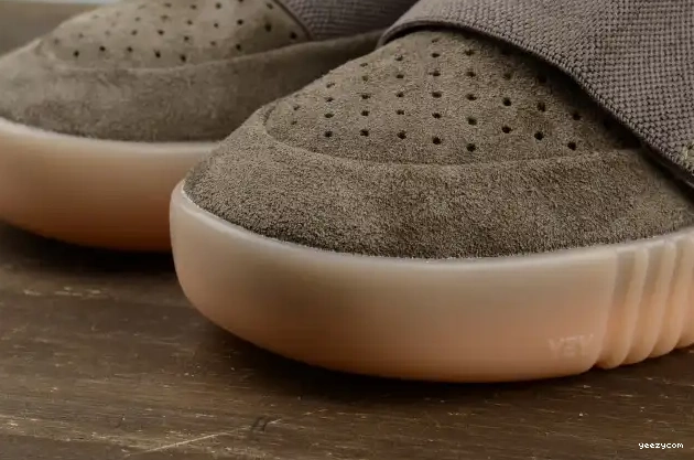 Yeezy BY2456 750 adidas Boost Brown Light 0629